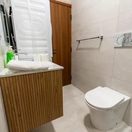 Modern 1br Qawra Steps From The By Hostmt Apartamento *