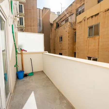 Modern 1br Qawra Steps From The By Hostmt *