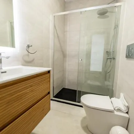 Apartamento Modern 1br Qawra Steps From The By Hostmt
