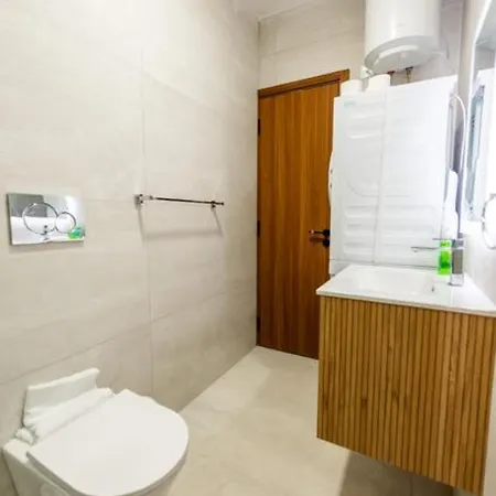 Modern 1br Qawra Steps From The By Hostmt * St Paul's Bay