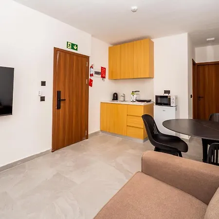Apartment Modern 1br Qawra Steps From The By Hostmt