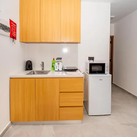 Modern 1br Qawra Steps From The By Hostmt *