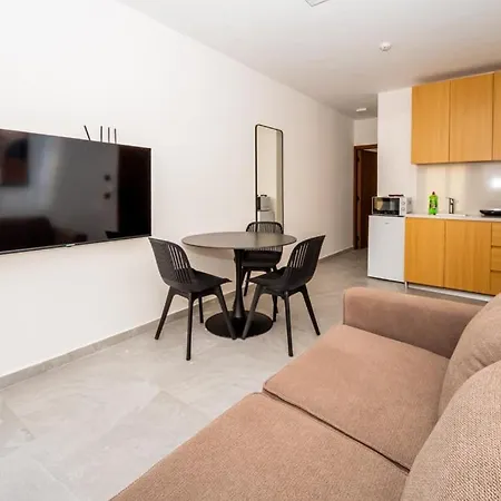 Apartment Modern 1br Qawra Steps From The By Hostmt