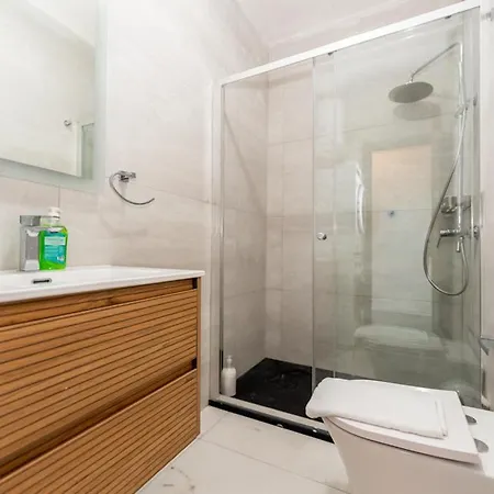 Apartamento Modern 1br Qawra Steps From The By Hostmt *