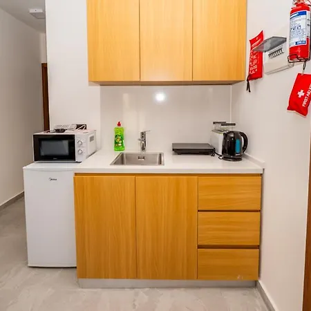 Modern 1br Qawra Steps From The By Hostmt * St Paul's Bay