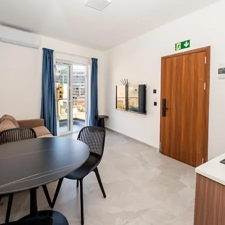 Modern 1br Qawra Steps From The By Hostmt Apartamento